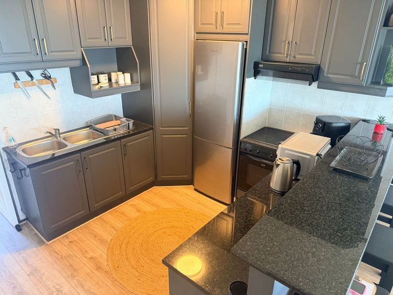 Apartment Rental Monthly In Gqeberha - Photo 3