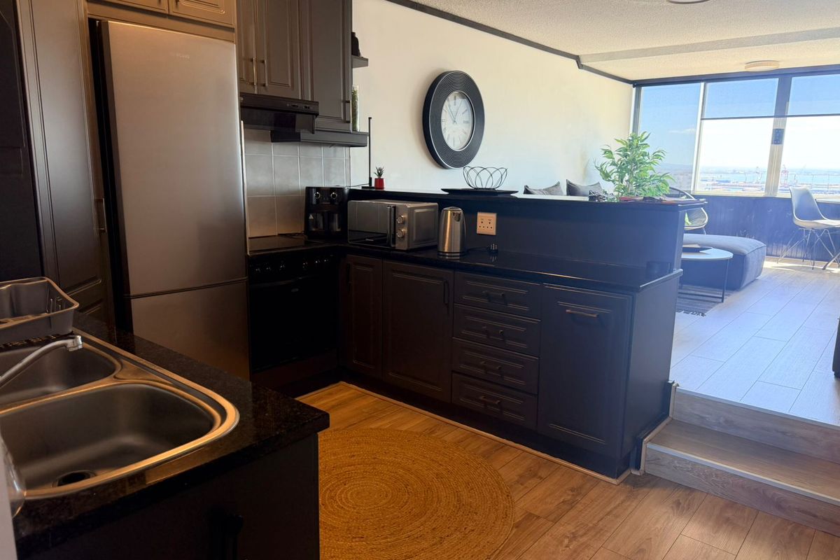 Apartment Rental Monthly In Gqeberha - Photo 2