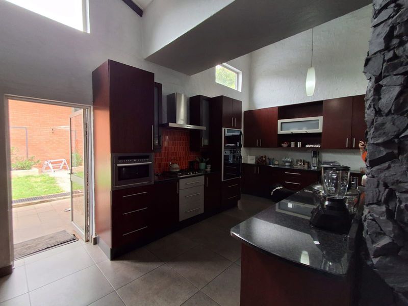 Luxury Country Living with Dual Flatlets-Blue Saddle Ranches. - Photo 8