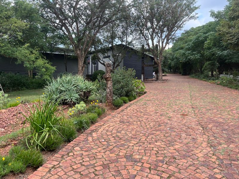 Luxury Country Living with Dual Flatlets-Blue Saddle Ranches. - Photo 2