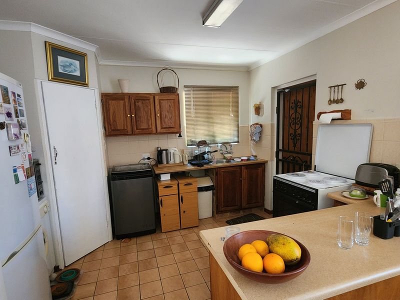 Neat Doornpoort Family Home Opportunity - Photo 2