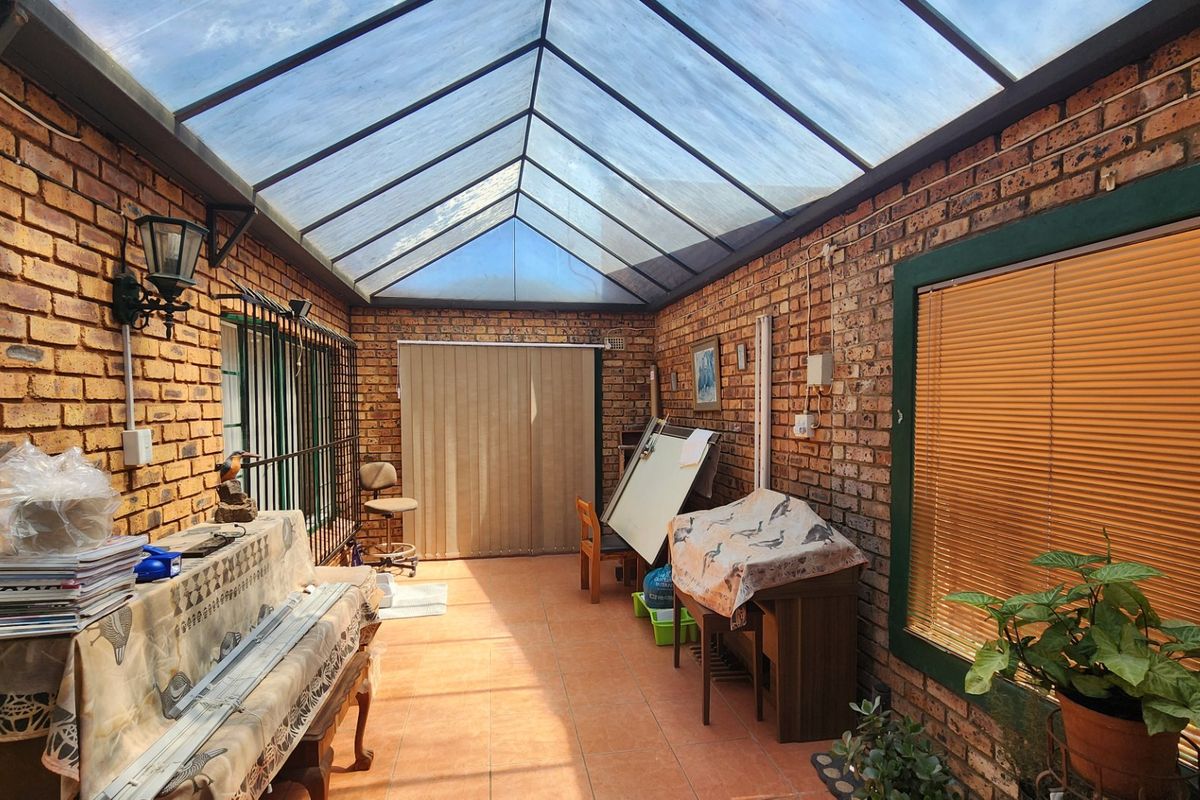 Neat Doornpoort Family Home Opportunity - Photo 4