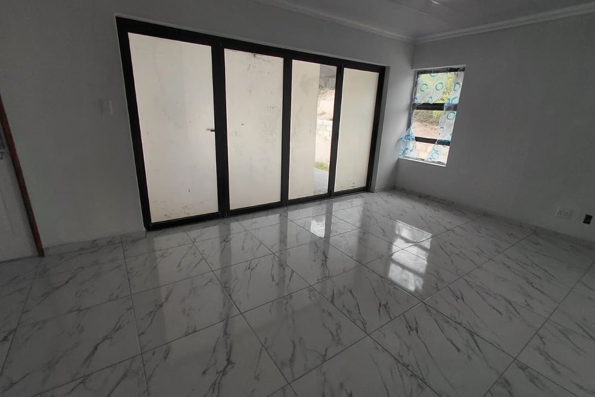 NEWLY BUILT 3-BEDROOMED HOME IN PARADISE BEACH - Photo 2