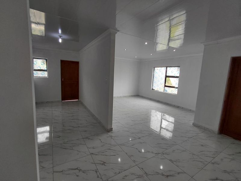 NEWLY BUILT 3-BEDROOMED HOME IN PARADISE BEACH - Photo 6