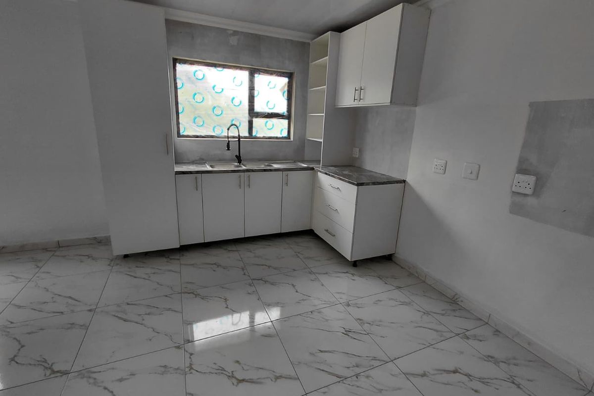 NEWLY BUILT 3-BEDROOMED HOME IN PARADISE BEACH - Photo 4