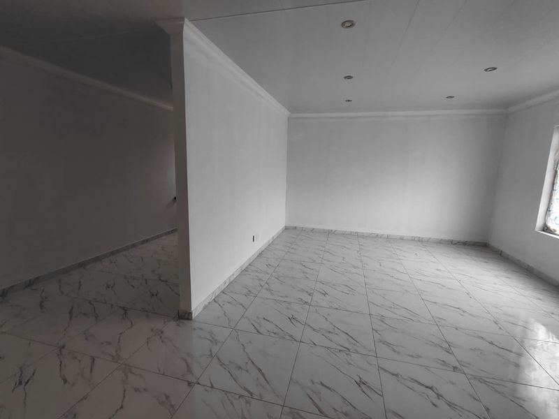 NEWLY BUILT 3-BEDROOMED HOME IN PARADISE BEACH - Photo 5