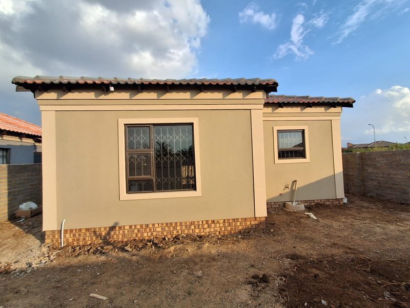 Newly Built 3 Bedroom Home for Sale in Miami Sands Vanderbijlpark. - Photo 4