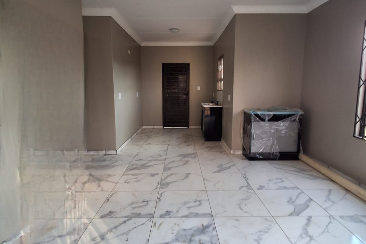 Newly Built 3 Bedroom Home for Sale in Miami Sands Vanderbijlpark. - Photo 2