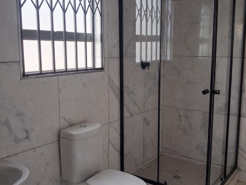 Newly Built 3 Bedroom Home for Sale in Miami Sands Vanderbijlpark. - Photo 10