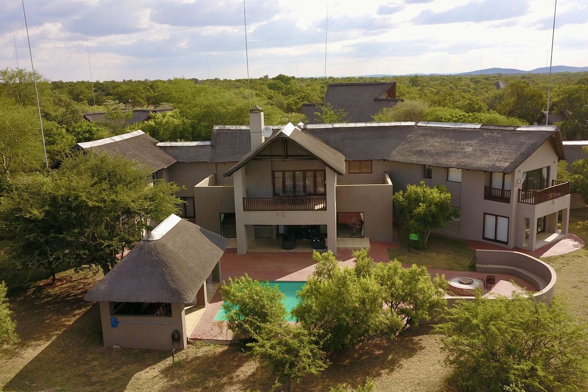 Prestigious Bushveld Retreat on Zebula Golf Estate - Photo 4