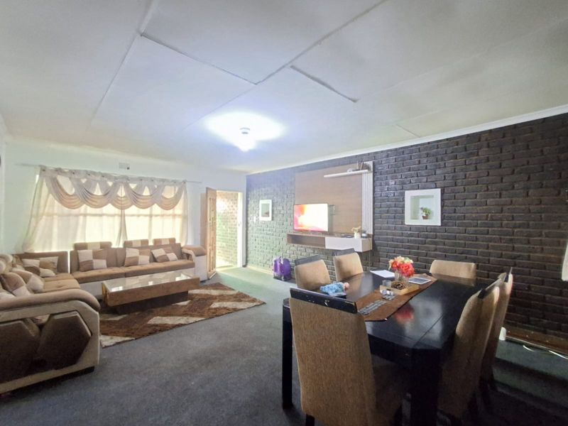 Looking for comfort, convenience, and your own private space? - Photo 7