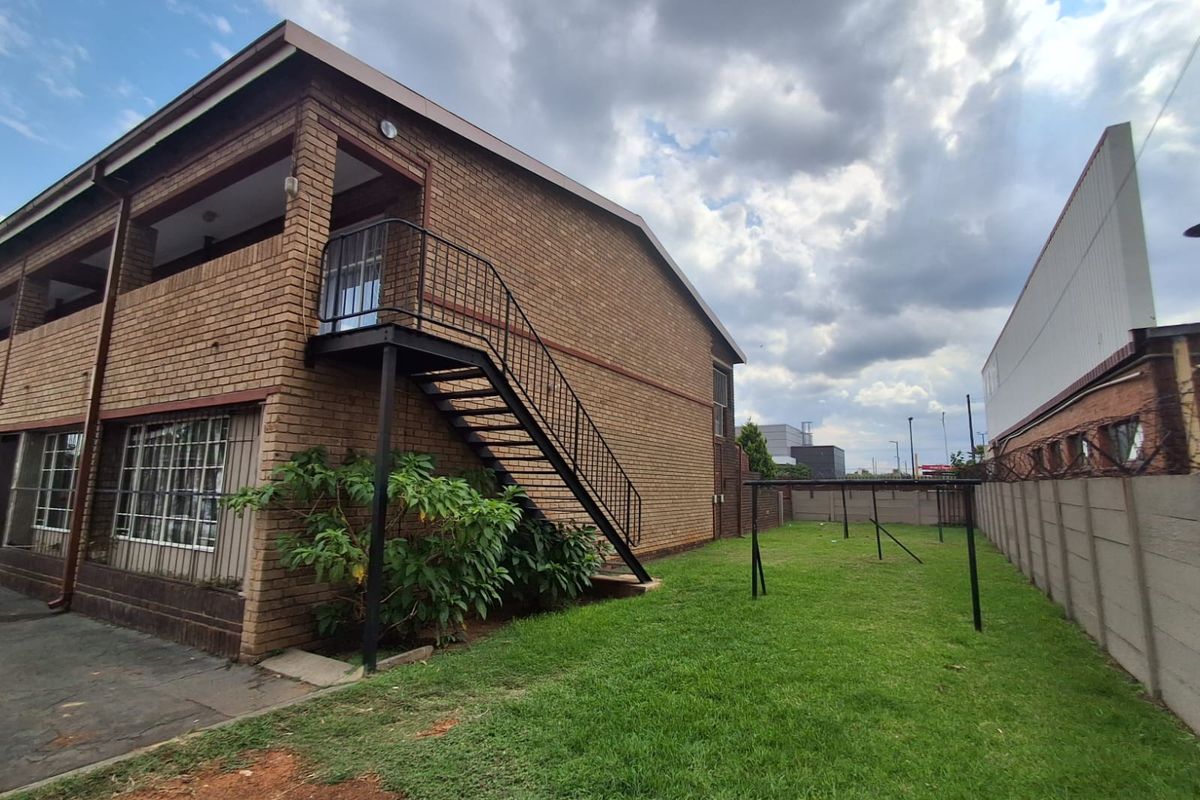 Looking for comfort, convenience, and your own private space? - Photo 3