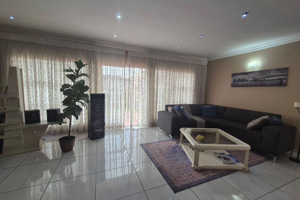 !MAGICAL GEM FOR SALE - Photo 2