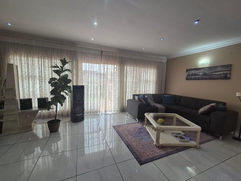 !MAGICAL GEM FOR SALE - Photo 2