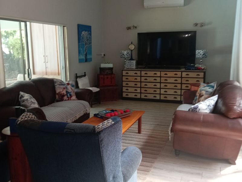 Stunning Family Home for Sale in Vanderbijlpark SE 2 - Photo 10