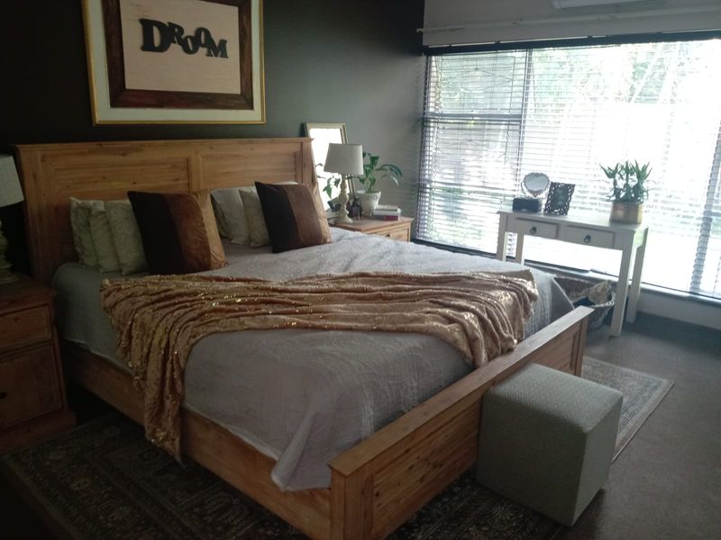 Stunning Family Home for Sale in Vanderbijlpark SE 2 - Photo 8