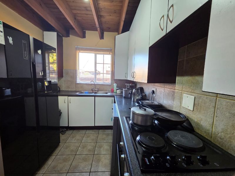 Modern Montana Double Storey Townhouse - Photo 4