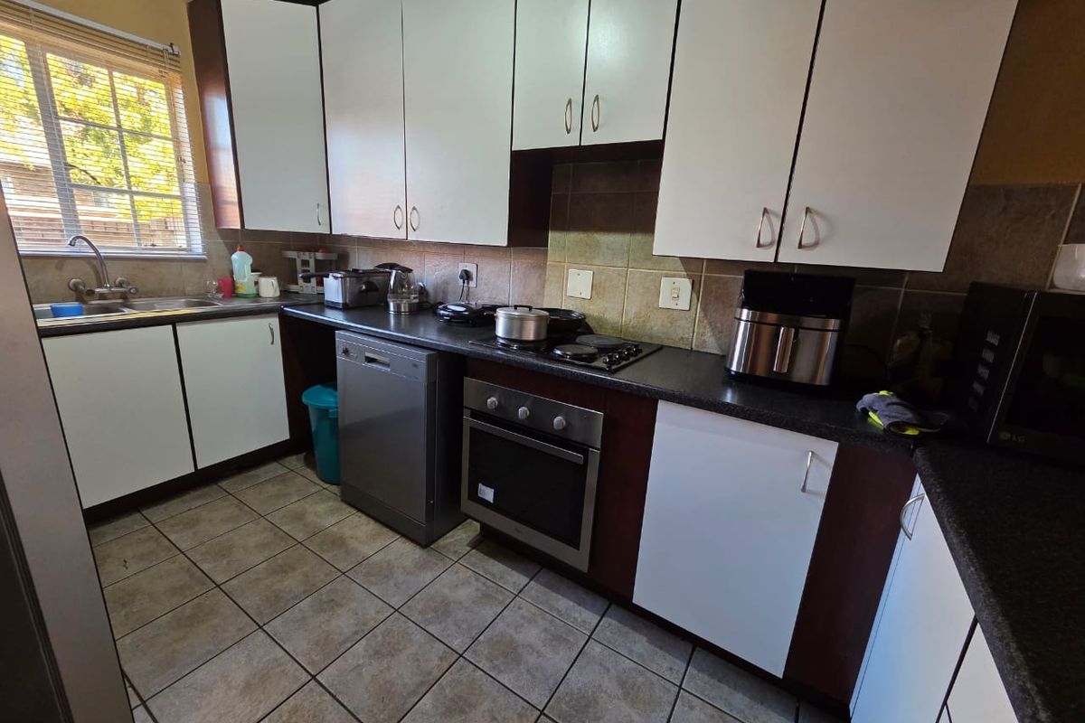 Modern Montana Double Storey Townhouse - Photo 2