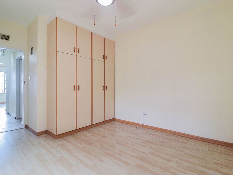 Luxury Coastal Living with modern elegance - Photo 8