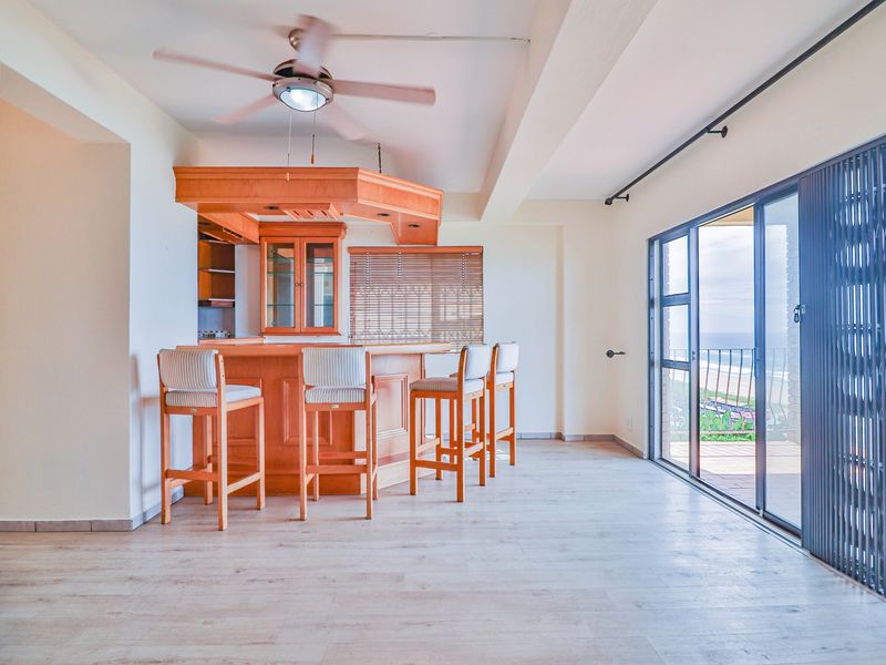 Luxury Coastal Living with modern elegance - Photo 3