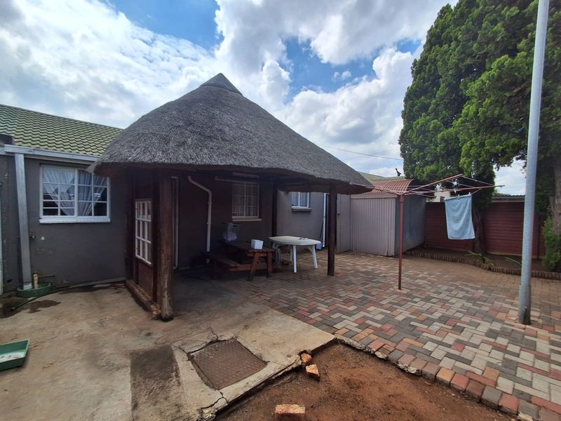 Discover your dream home in the heart of Duncanville! - Photo 2