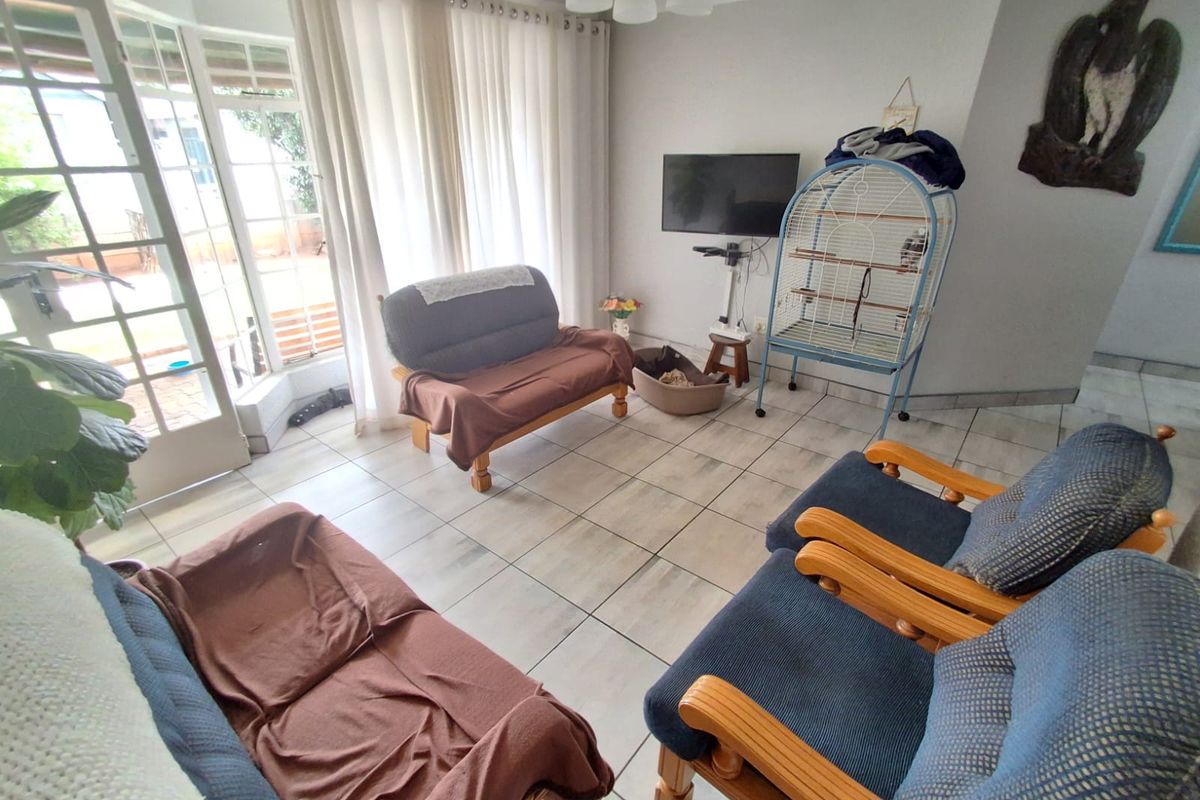 Discover your dream home in the heart of Duncanville! - Photo 4