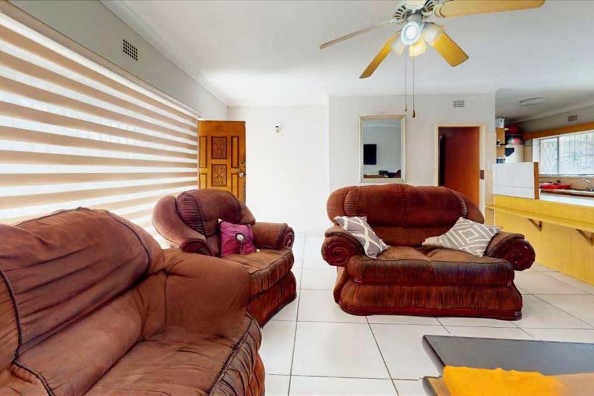 4-Bedroom Family Home with Entertainment Potential - Photo 5