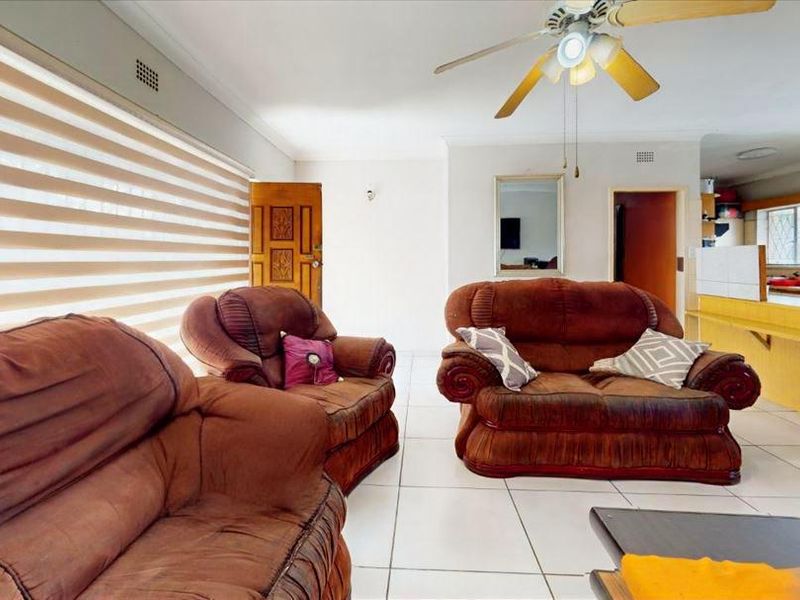 4-Bedroom Family Home with Entertainment Potential - Photo 5