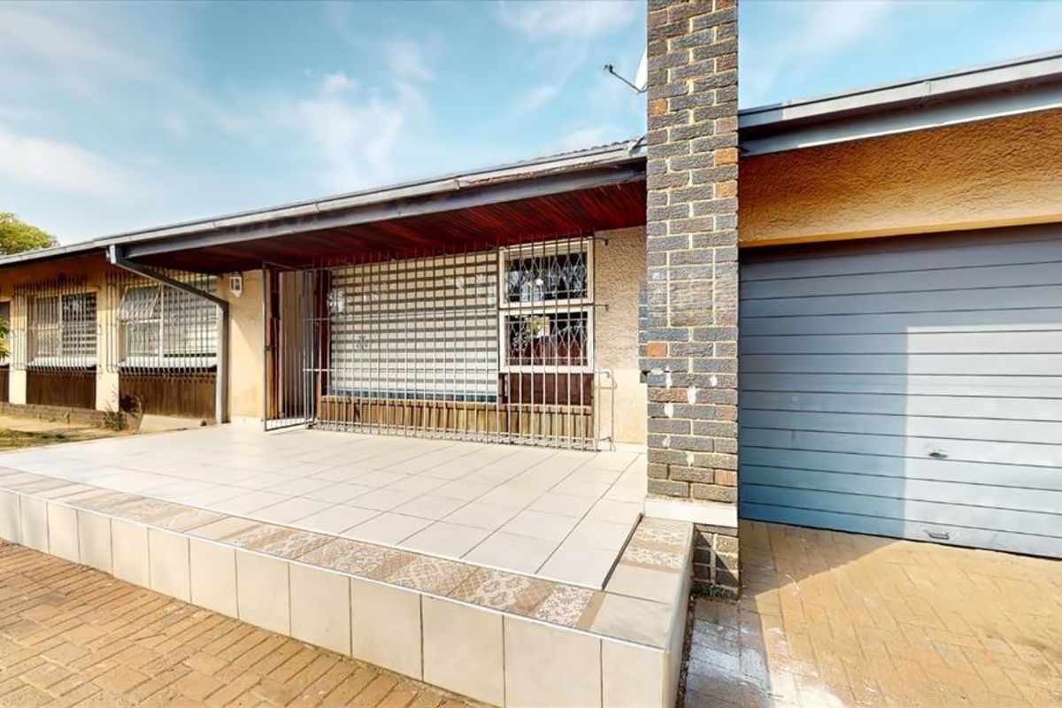 4-Bedroom Family Home with Entertainment Potential - Photo 3