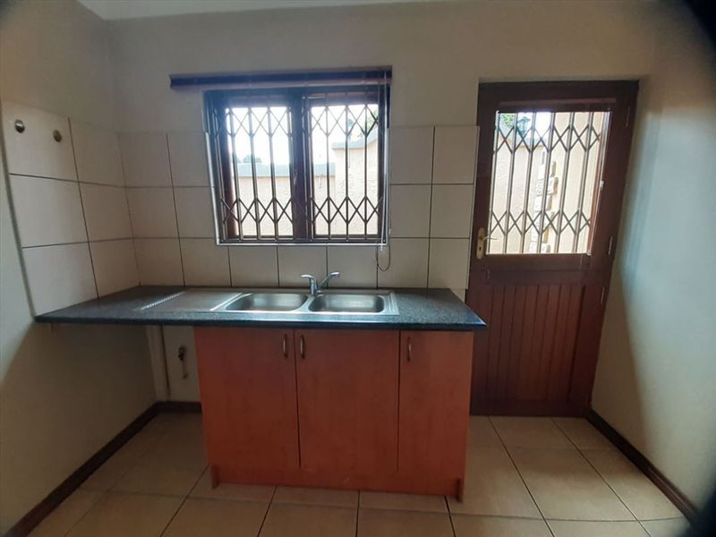 3 Bedroom 2 Bathroom Single Storey Cluster - Photo 10