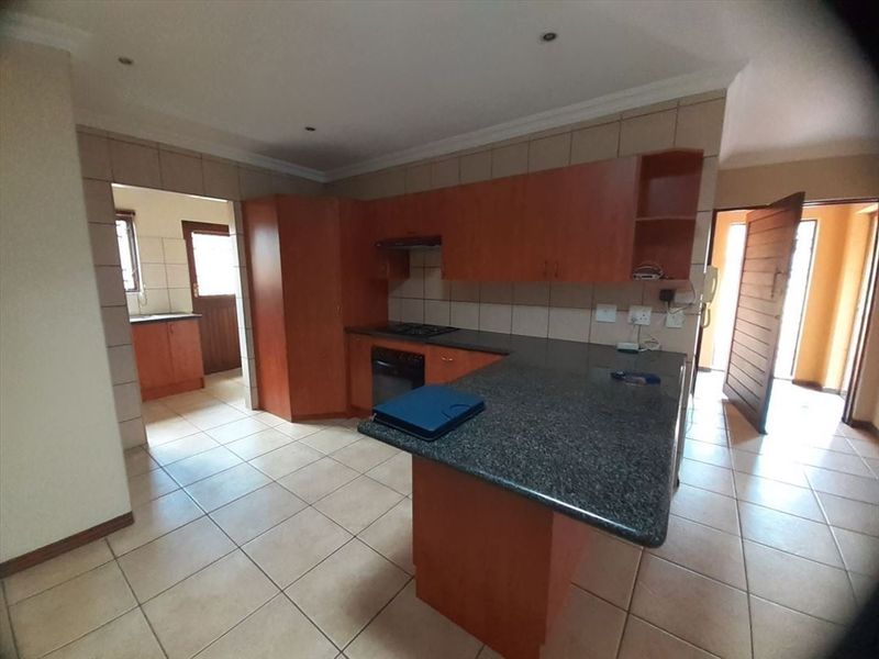 3 Bedroom 2 Bathroom Single Storey Cluster - Photo 7