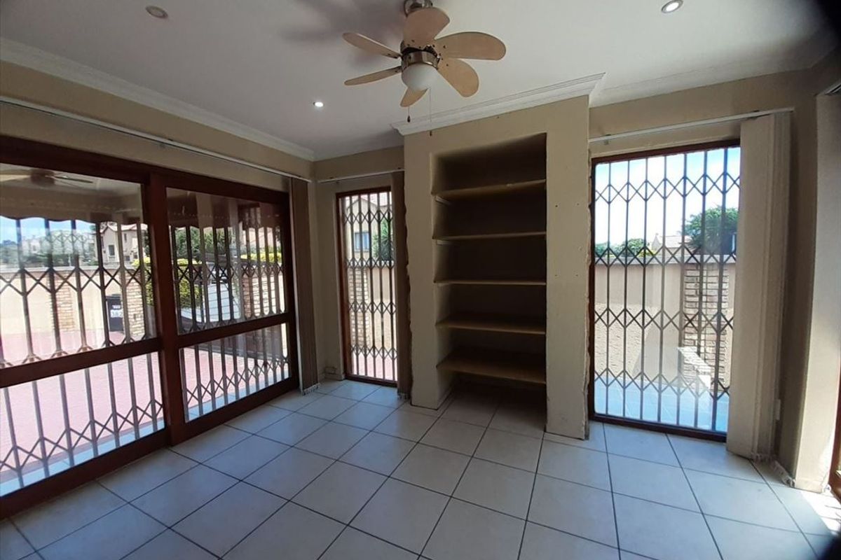 3 Bedroom 2 Bathroom Single Storey Cluster - Photo 4