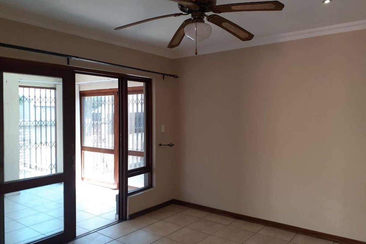 3 Bedroom 2 Bathroom Single Storey Cluster - Photo 5