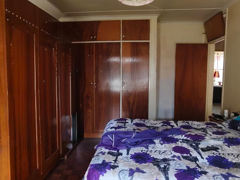 This family home offers incredible potential. - Photo 6