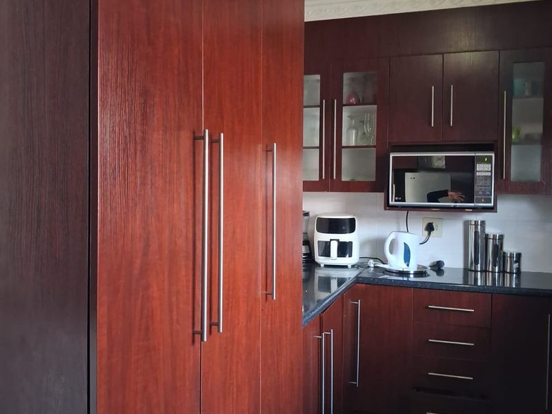 Charming 3-Bedroom House for Sale in Sebokeng Zone 14 - Photo 8