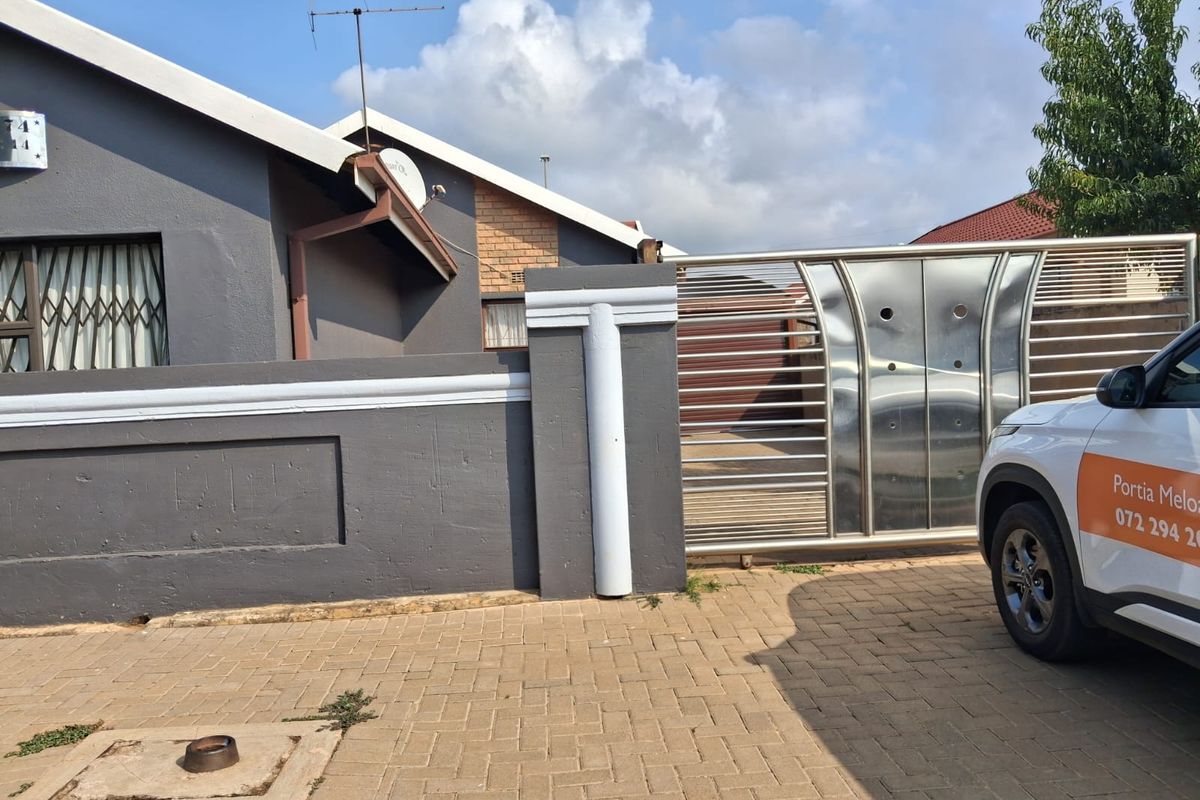Charming 3-Bedroom House for Sale in Sebokeng Zone 14 - Photo 3