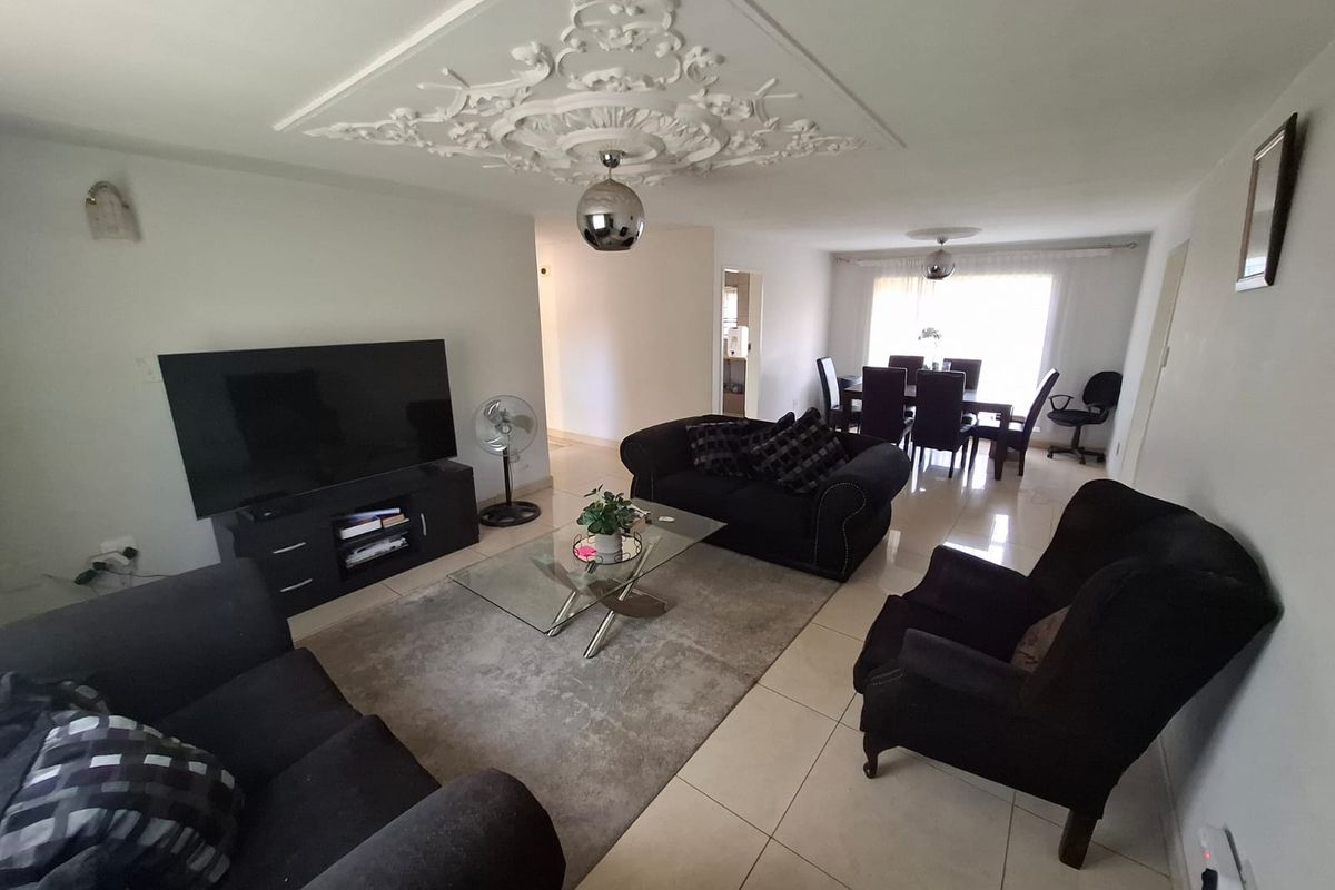 Secure Estate Family Living Convenience - Photo 5