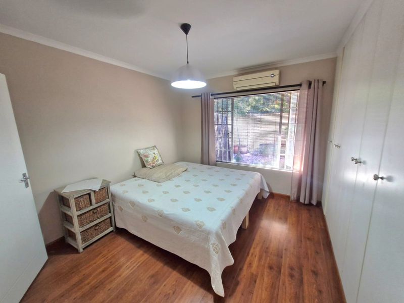 Secure Sinoville Townhouse With Garden - Photo 9