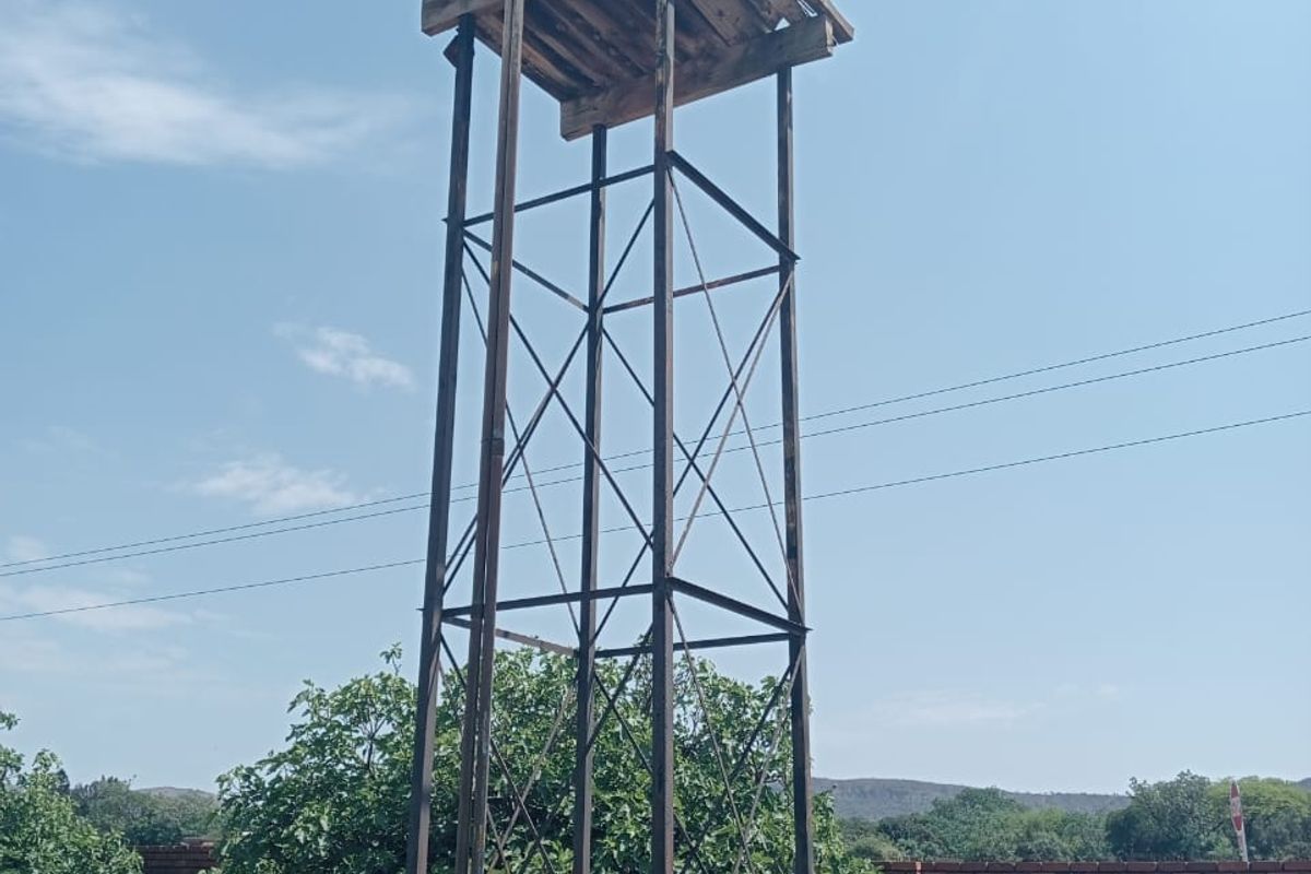 Facebrick home with many features - Photo 4