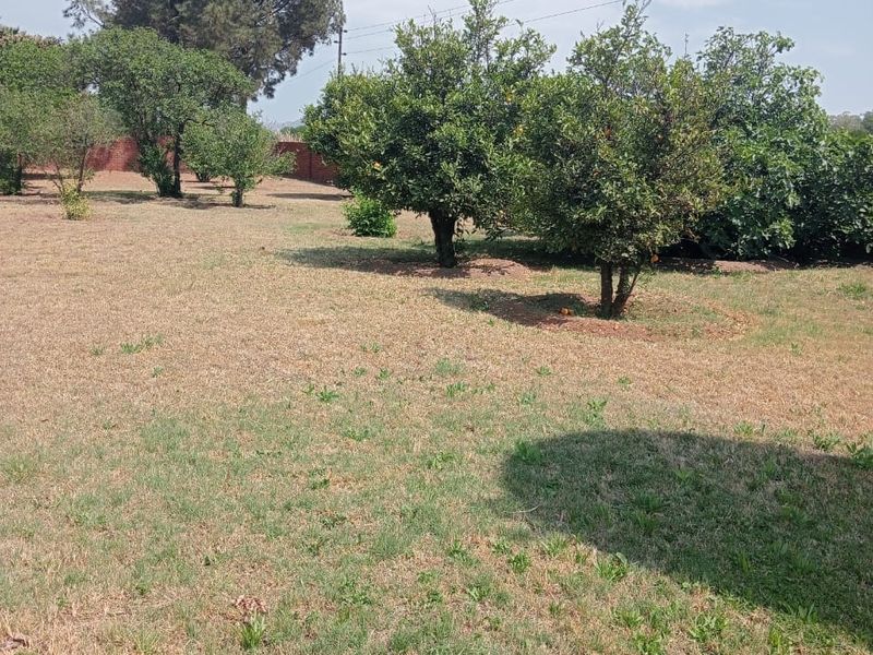 Facebrick home with many features - Photo 3