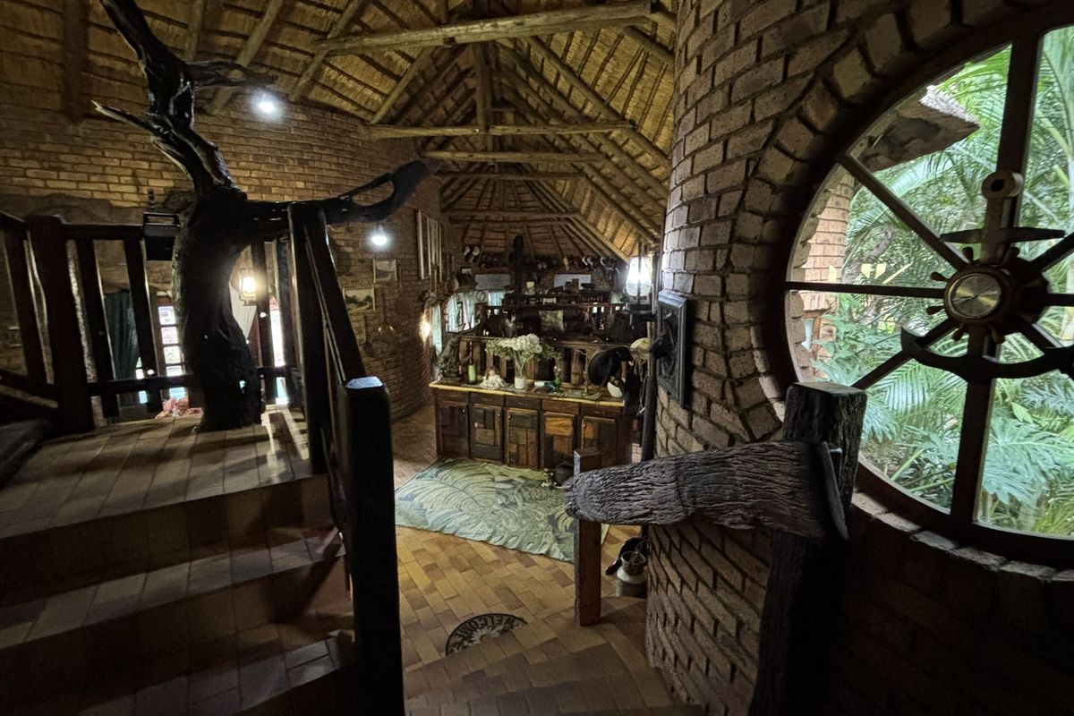 5 Bedroom Entertainers Dream Home - Photo 2