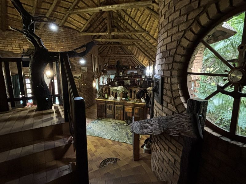 5 Bedroom Entertainers Dream Home - Photo 2