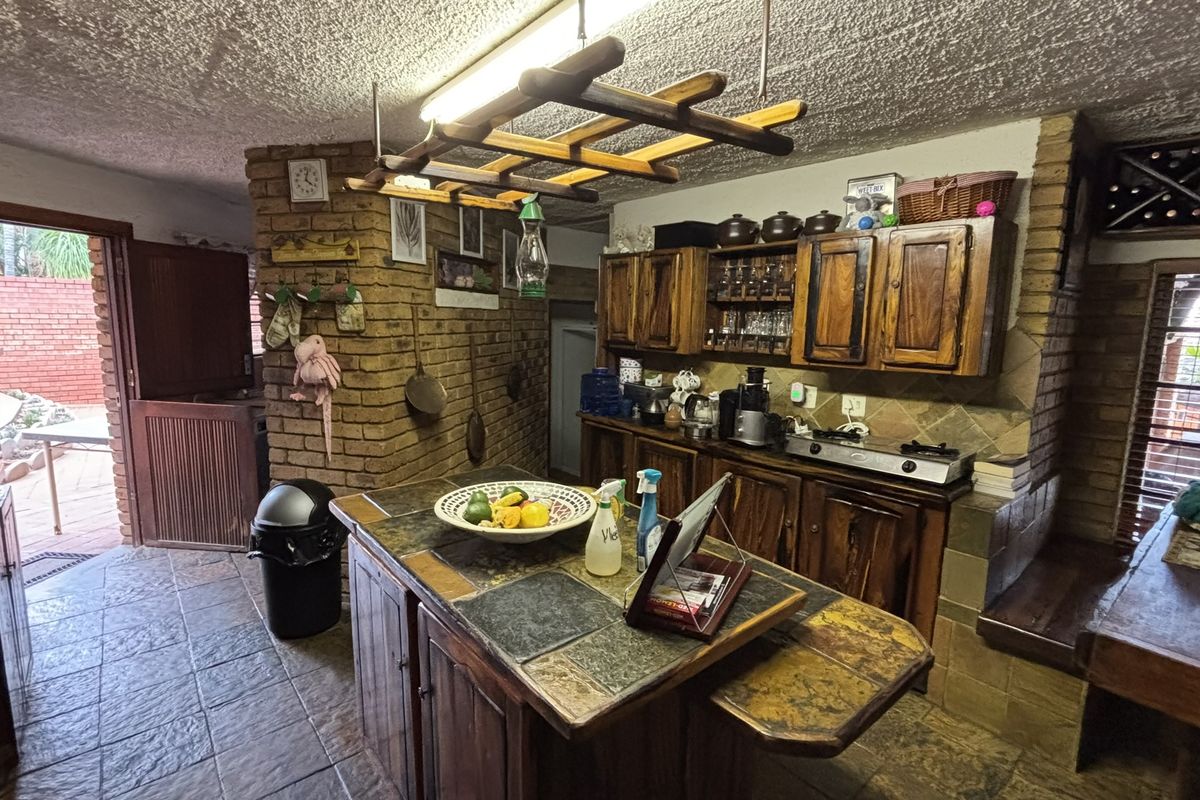 5 Bedroom Entertainers Dream Home - Photo 5