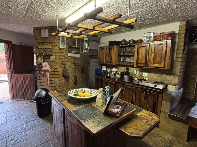 5 Bedroom Entertainers Dream Home - Photo 5