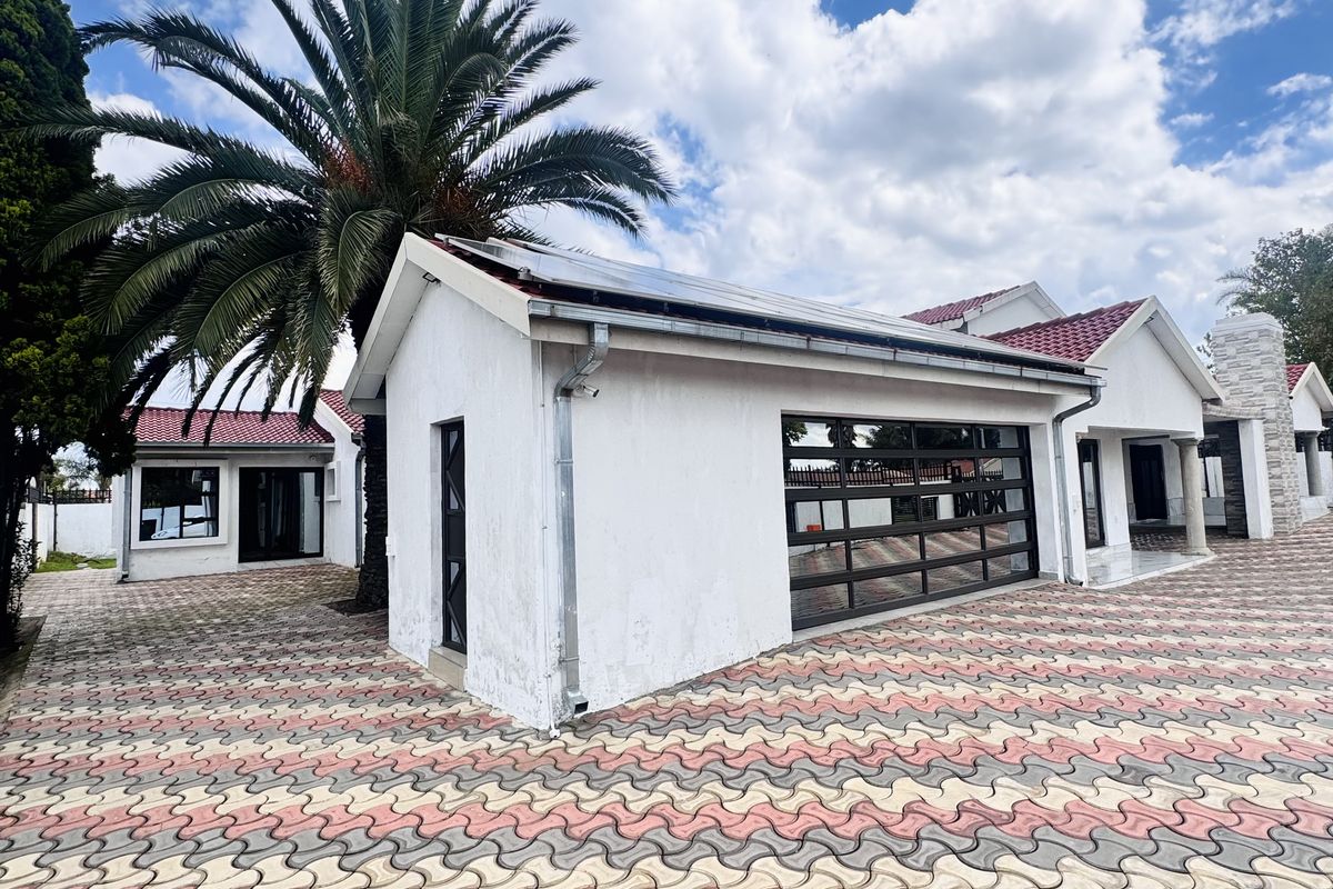 Spacious 7-Bedroom Modern Home with Style & Endless Potential - Photo 2