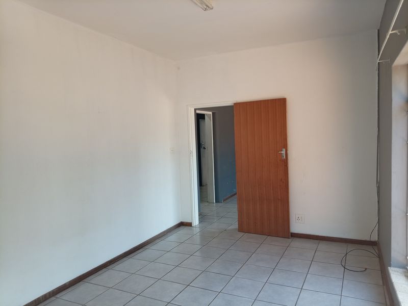 2  Bedroom Flat To Let in Bela-Bela – Comfortable Living Near Town - Photo 3