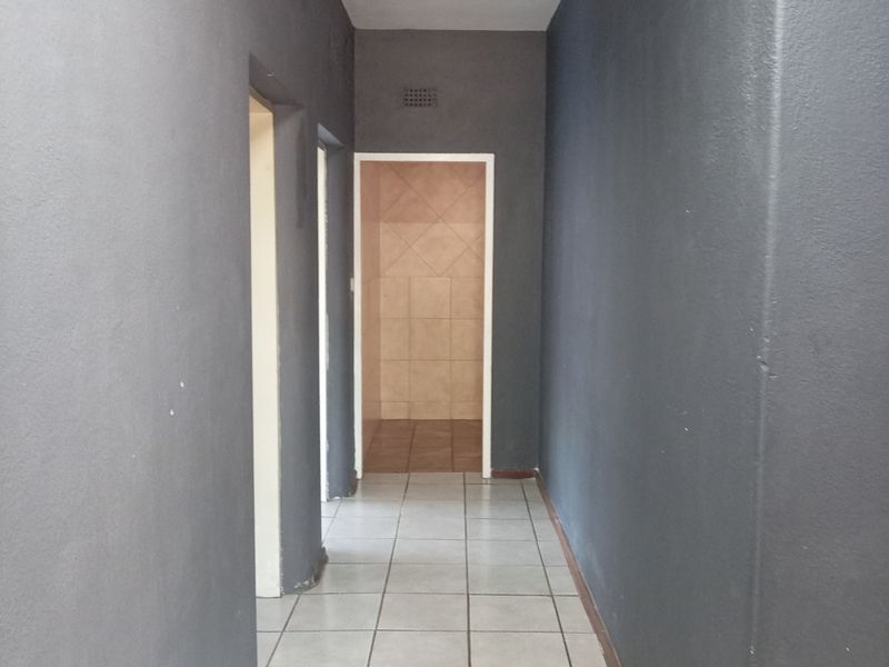 2  Bedroom Flat To Let in Bela-Bela – Comfortable Living Near Town - Photo 5