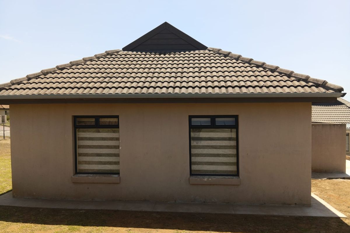 3 Bedroom House For Sale In Kidds Beach - Photo 3