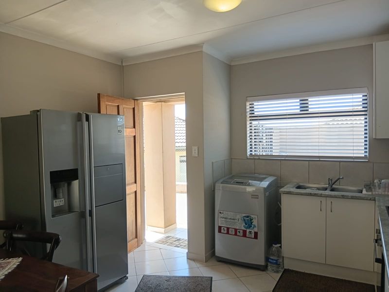 3 Bedroom House For Sale In Kidds Beach - Photo 9