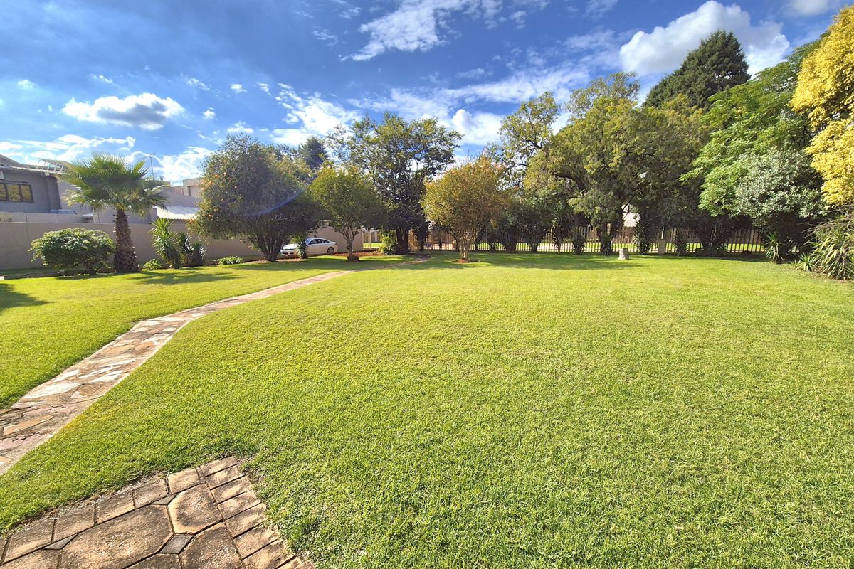 In This Case - Size Does Matter! - Photo 2